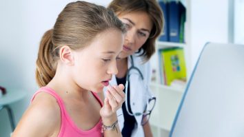 Un om de știință coreean dezvoltă un algoritm care identifică pneumonia prin ascultarea tusei