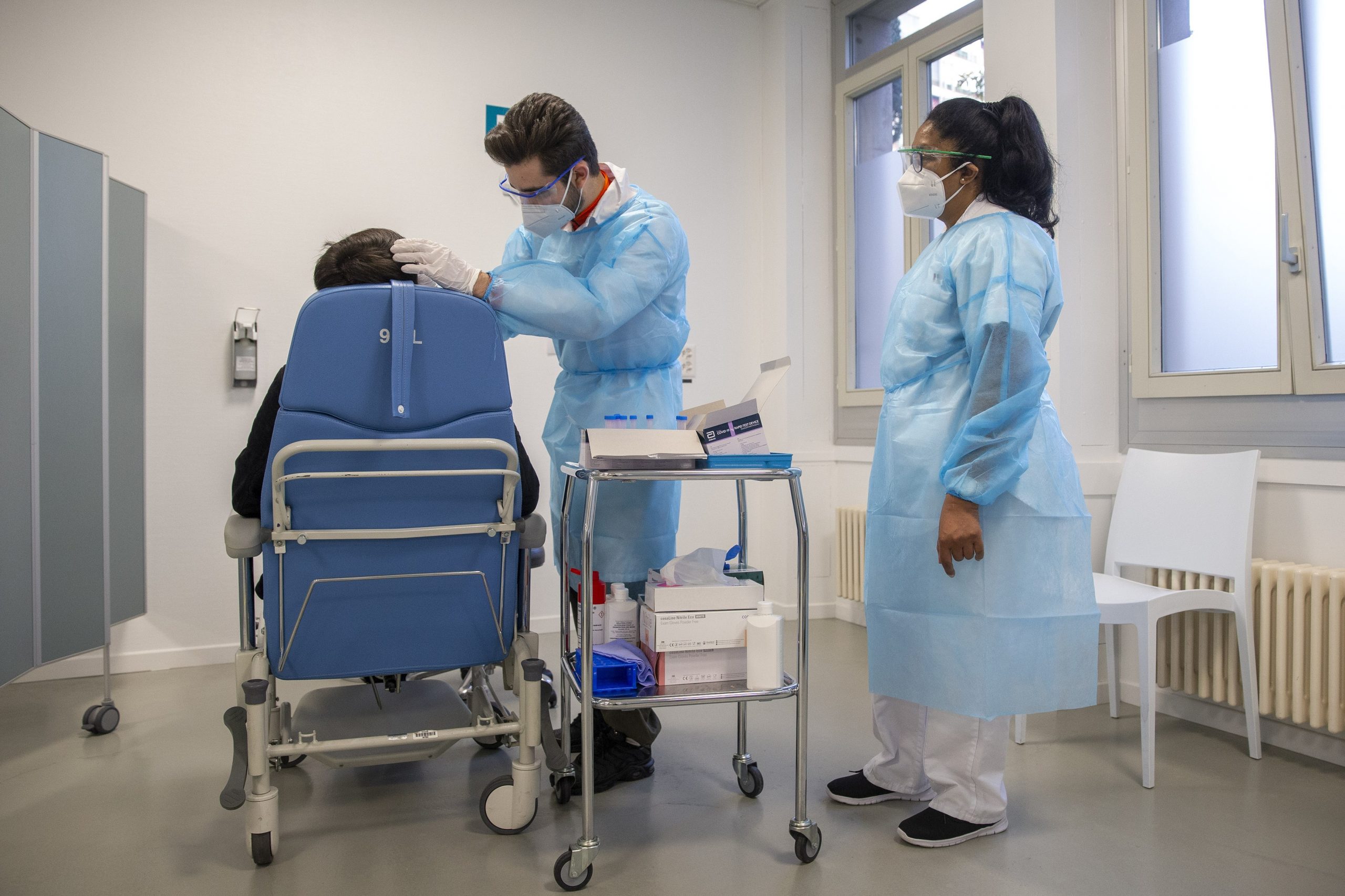 O femeie cu COVID-19 a fost contagioasă peste 70 de zile, fără să aibă simptome