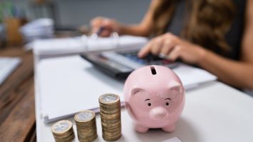 Orban spune că salariul minim pe 2021 va fi majorat în funcție de evoluția Economiei. E realistă această creștere?