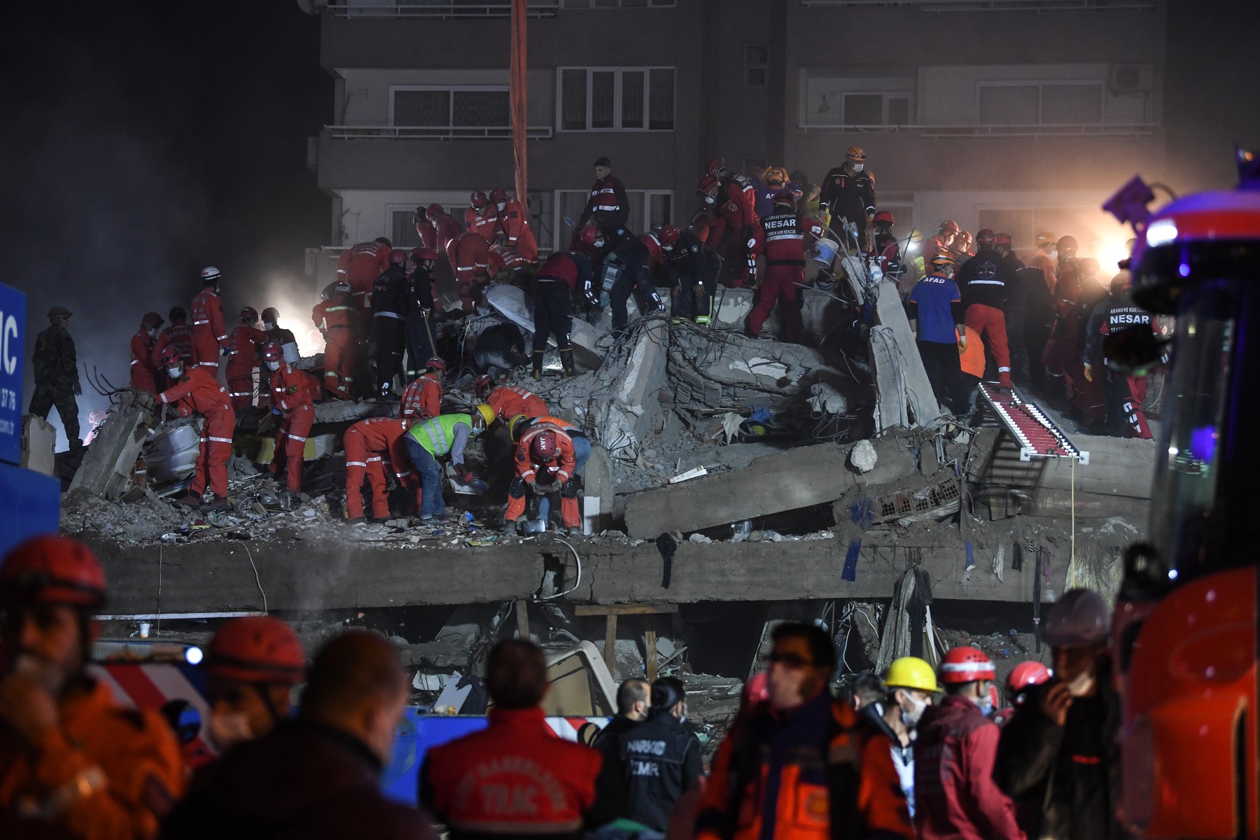 Continuă salvările spectaculoase în Turcia. O fetiță a fost scoasă de sub dărâmături după 59 de ore