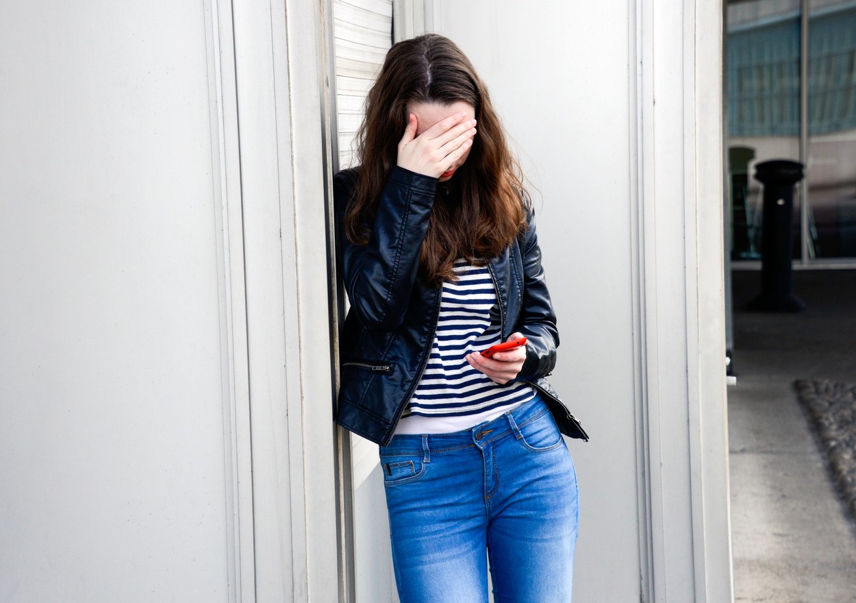 Copiii, tot mai afectați de cyberbullying. Niște adolescenți au dezvolat o aplicație pentru a combate fenomenul