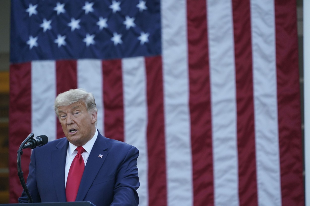 Donald Trump atacă Pfizer. Ce acuzații aduce gigantului farmaceutic