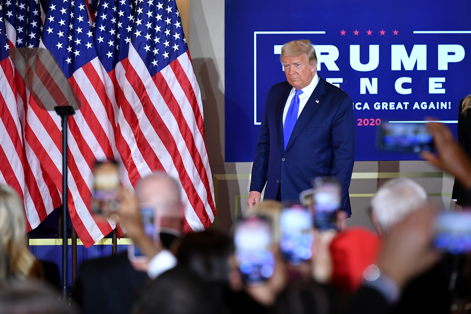 Trump a cerut renumărarea voturilor din Wisconsin și a deschis procese în alte trei state. „Avantajele au început să dispară ca prin magie”