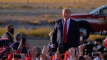 Lupta Trump versus Biden, câștigată de internet. Cele mai bune MEME-uri