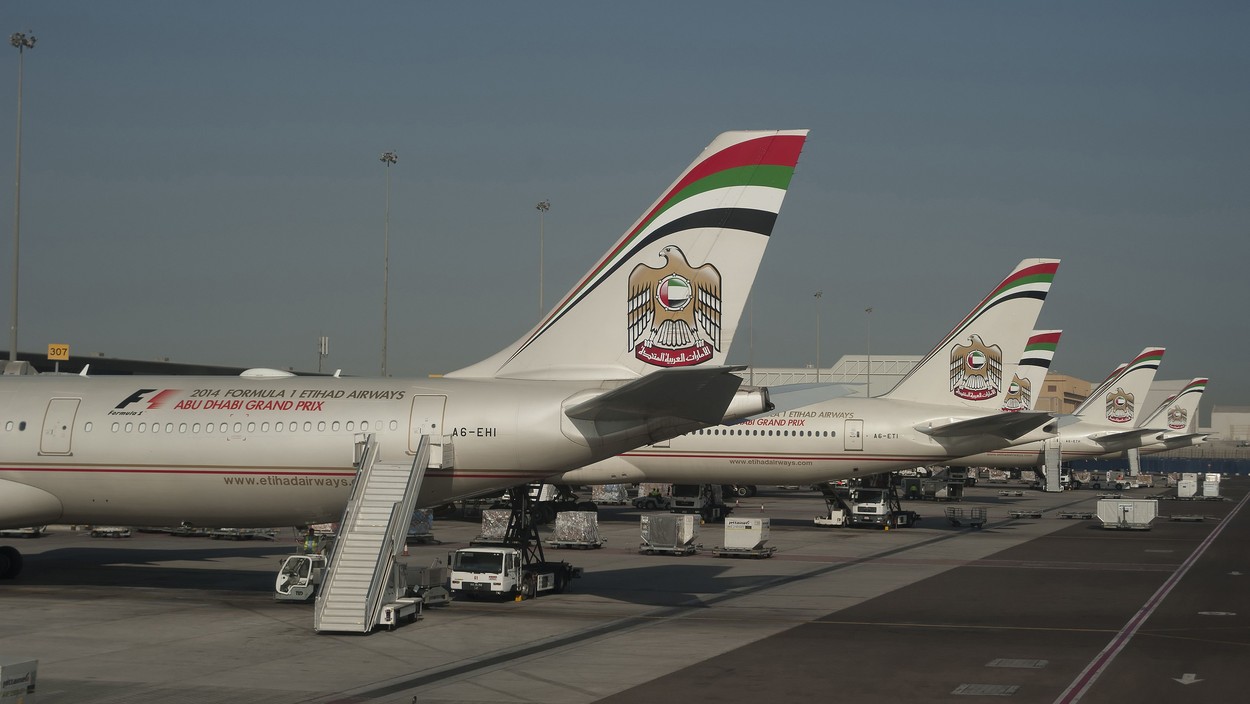 Emiratele Arabe Unite au suspendat vizele de călătorie din 12 ţări