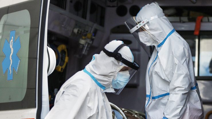 DSP Iași a ajuns să ceară ajutor de la oameni. Echipajele de la Ambulanță nu mai fac față cererilor de recoltare la domiciliu