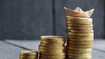 Economia României frânează neaşteptat în primul trimestru din 2024. Evoluţia pune sub semnul întrebării prognozele economiştilor de creştere economică de 3% sau de peste 3% în 2024