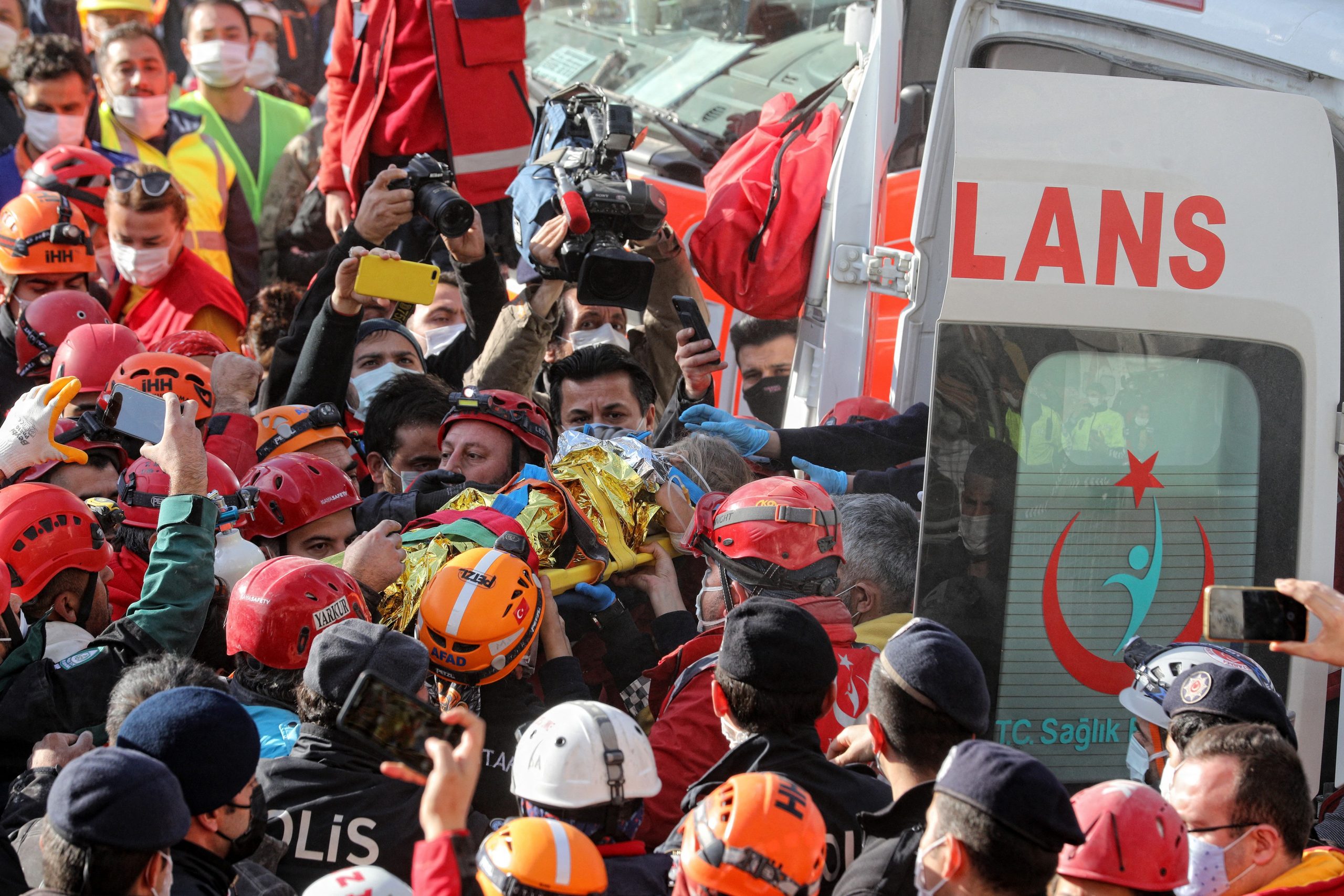 Starea fetiței din Turcia, care a fost salvată de sub dărâmături la 4 zile de la cutremur