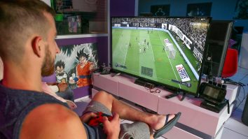 FIFA 2021, cel mai vândut joc în pandemie. Iubita unui gamer: „M-a terorizat. Într-o zi o să se trezească cu PlayStation-ul pe geam”