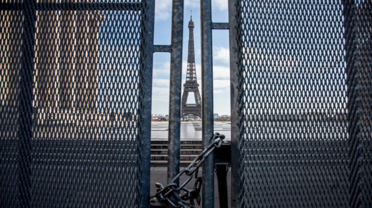 Când ies francezii din izolare. Ce măsuri de relaxare a anunțat Emmanuel Macron