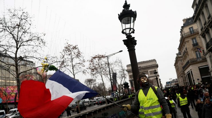 Franța: Sindicatele din sănătate pregătesc greve pe termen nelimitat faţă de obligativitatea vaccinării