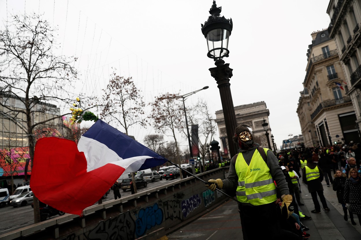 Franța: Sindicatele din sănătate pregătesc greve pe termen nelimitat faţă de obligativitatea vaccinării