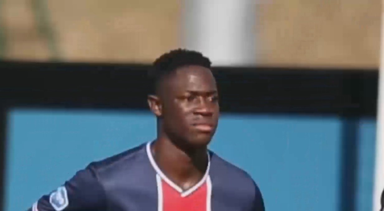 PSG pariază pe un puști de 15 ani. Cine va ocupa postul de fundaș central