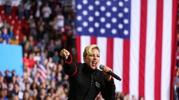 Topul celor 100 de melodii ale anului 2020. Cum arată podiumul în ierarhia Billboard