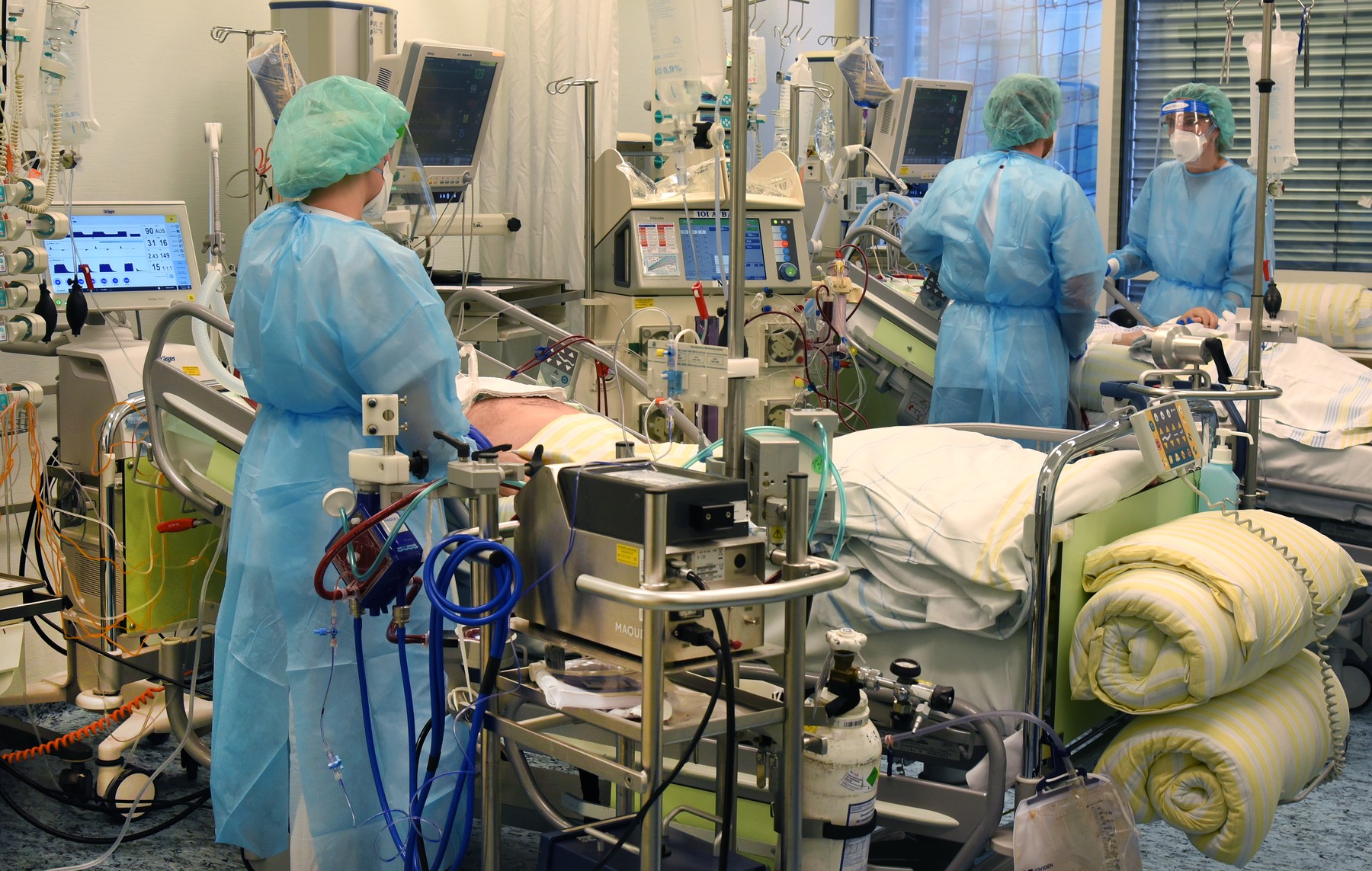 Toate paturile ATI de la Institutul Matei Balș și Spitalul Victor Babeș din București sunt ocupate