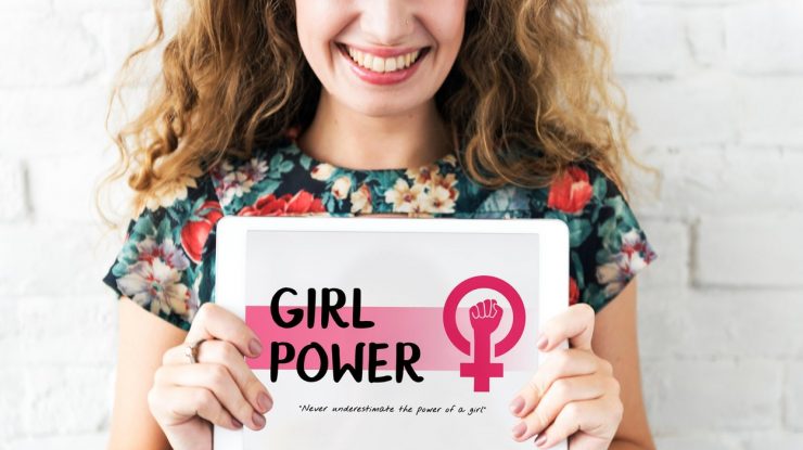 Dicționarele Oxford modifică definițiile cuvântului „femeie”. Motivele din spatele deciziei