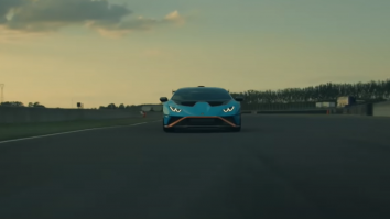 O nouă supermașină de la Lamborghini va ieși pe șoșele. Noul bolid este inspirat dintr-o mașină de curse