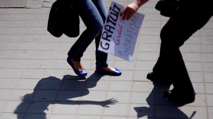 Belgia permite fiecărei persoane să aibă un „amic de alint” sau de „îmbrățișări” în lockdown