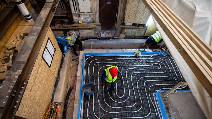 Câți bani câștigă un instalator din Bucureşti: „Și mai fac pe lângă 1.500-2.000 de lei. De ce să plec în altă ţară?“