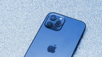 Apple nu face față cererii de iPhone 12. Când ajunge în magazinele din România