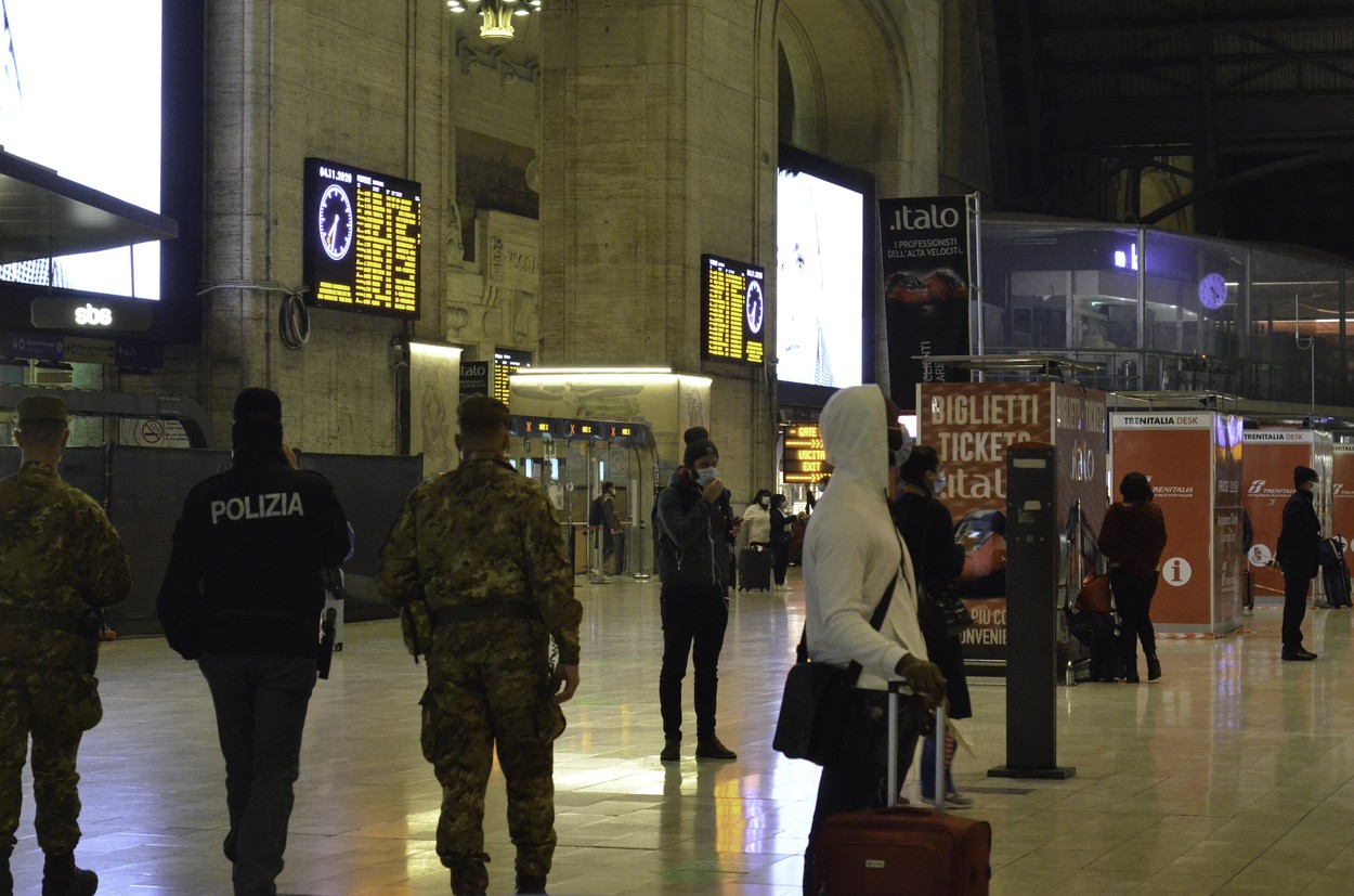 Italia va intra în carantină nocturnă începând de vineri. Peste 30.000 de cazuri noi în 24 de ore