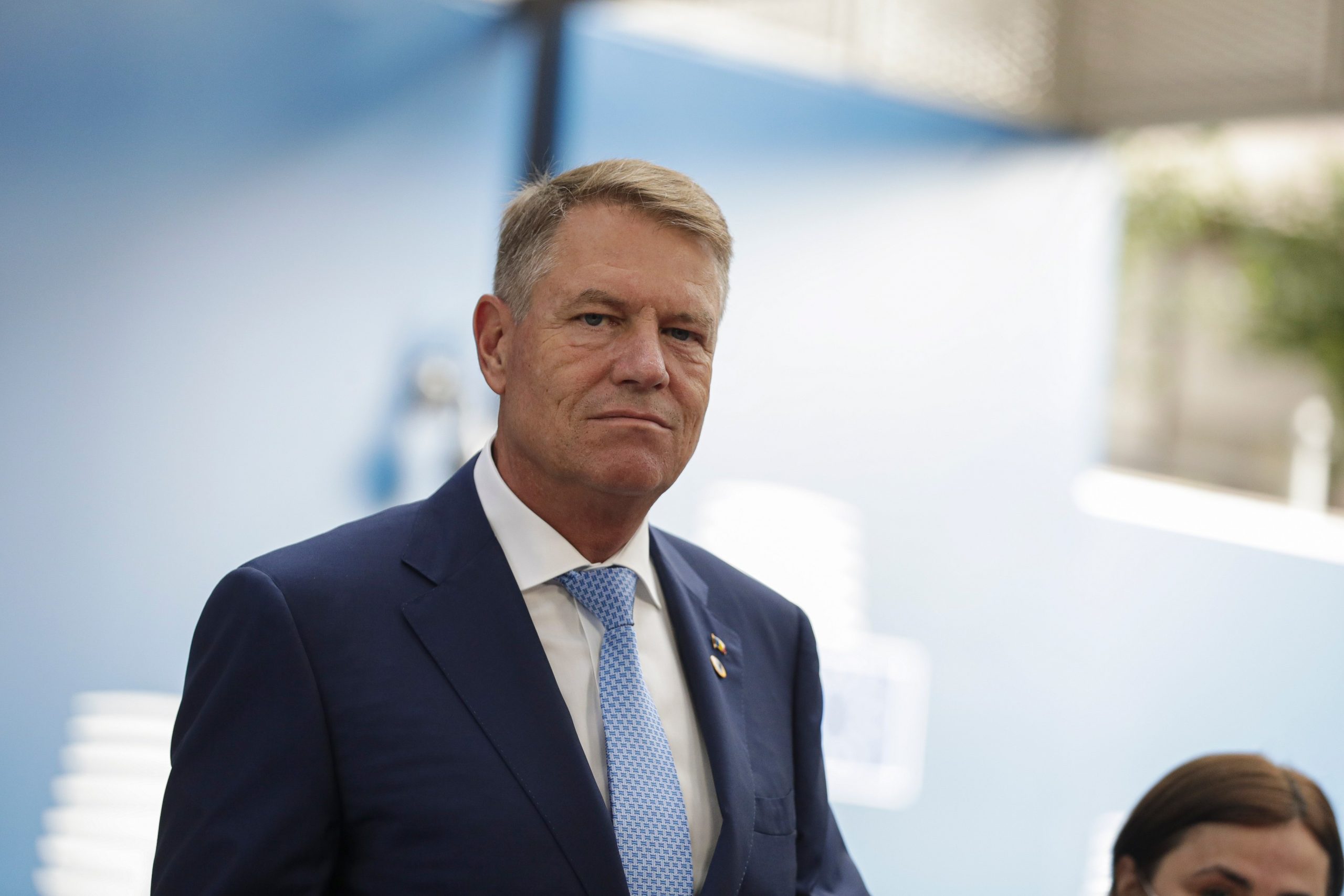 Klaus Iohannis, contrazis de managerii români. În cât timp îşi vor reveni business-urile locale
