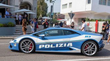 Lamborghini Huracan, folosit pentru a livra organe. Cum transportă poliția din Italia „pe fugă”