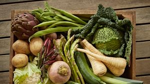 Impactul închiderii piețelor asupra consumului de fructe și legume românești. 80% dintre legumele pe care le mâncăm sunt produse local