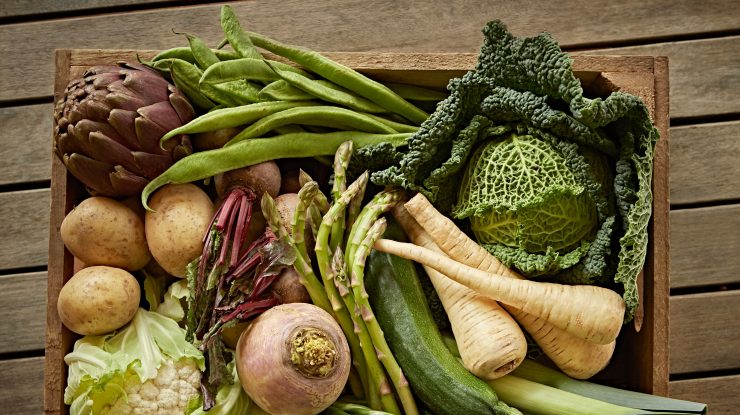 Impactul închiderii piețelor asupra consumului de fructe și legume românești. 80% dintre legumele pe care le mâncăm sunt produse local