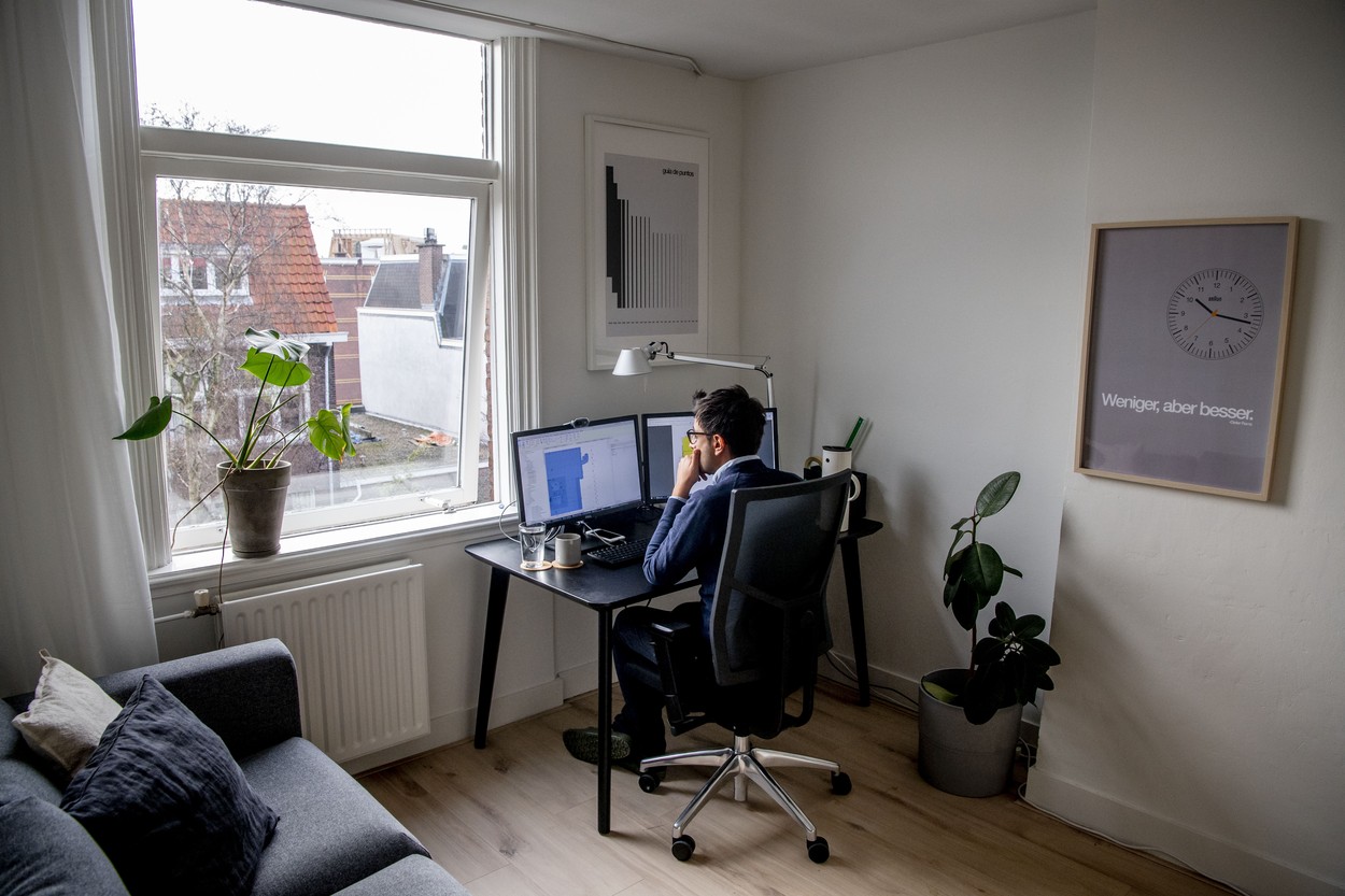 Angajații care lucrează de acasă și după pandemie ar trebui să plătească o taxă zilnică