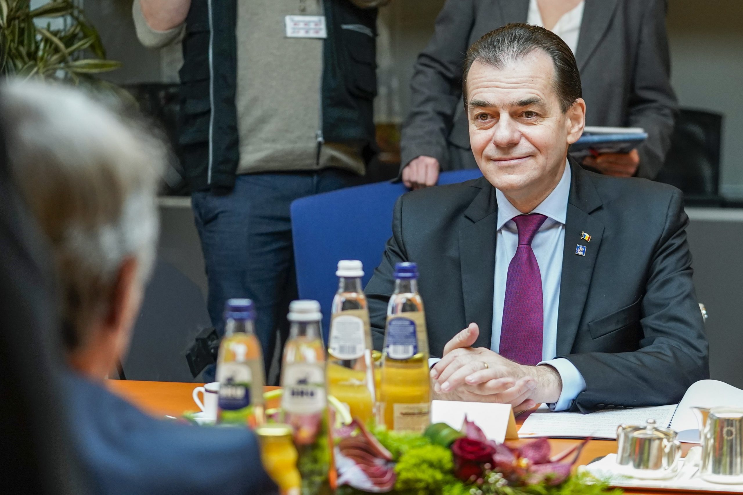 Premierul Orban a pus gând rău Curţii Constituţionale: Nu mai trebuie puși oameni politici, ci profesioniști