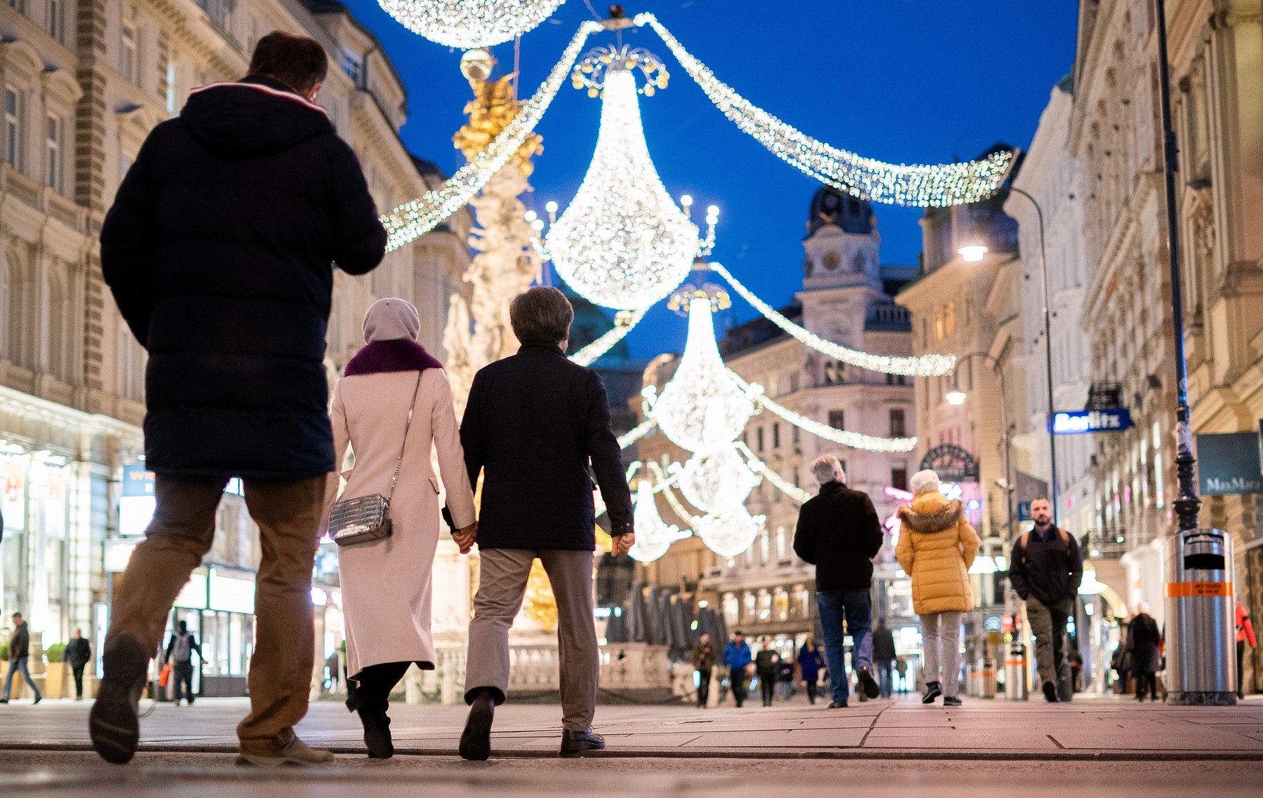 Terorismul și carantina nu i-au înfrânt. Centrul Vienei a fost decorat pentru Crăciun