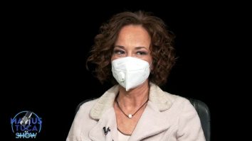 Marina Constantinescu: Teatrul online alungă această empatie care vine dinspre sală. În prezent, artele sunt culcate la pământ ca într-un război