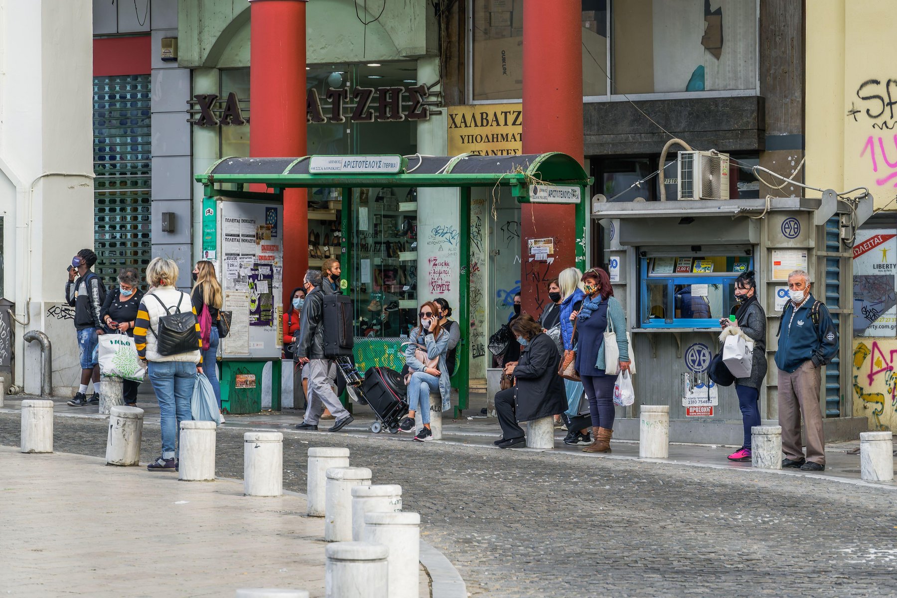 Valul al doilea al pandemiei lovește Europa. Grecia și Italia introduc carantina nocturnă. Ce strategii adoptă statele