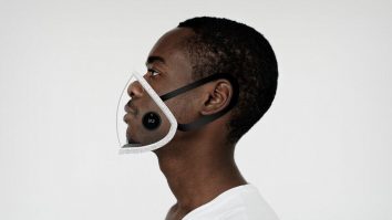 Un român, câștigătorul unui concurs de măști american. A creat masca revoluționară cu senzor anti-COVID