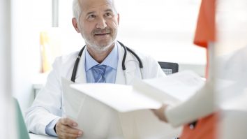 Medic de familie din Elveția: Este datoria unui doctor să trateze COVID-19. Aici, statul nu îți dă nimic