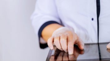 Inteligența artificială ne va înlocui. Managerii companiilor IT din Anglia recunosc primele semne ale trendului