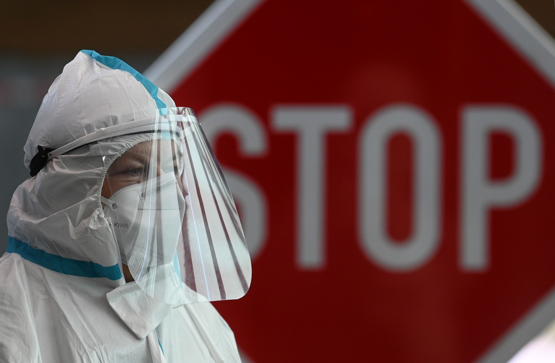 Coronavirus în Europa. Tot mai multe țări intră în lockdown. Danezii au descoperit o mutație a virusului