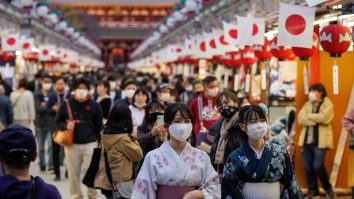 Metoda japonezilor de a reduce răspândirea coronavirusului. Strategia unică este opusul celei din Europa