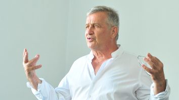 Mircea Dinescu îi supără pe susținătorii lui Iohannis. Replică pentru Cristian Tudor Popescu