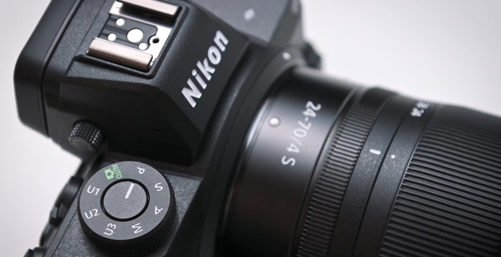 Nikon reintră tare pe piață. Gigantul japonez a anunțat o aplicație care transformă DSLR-ul în webcam