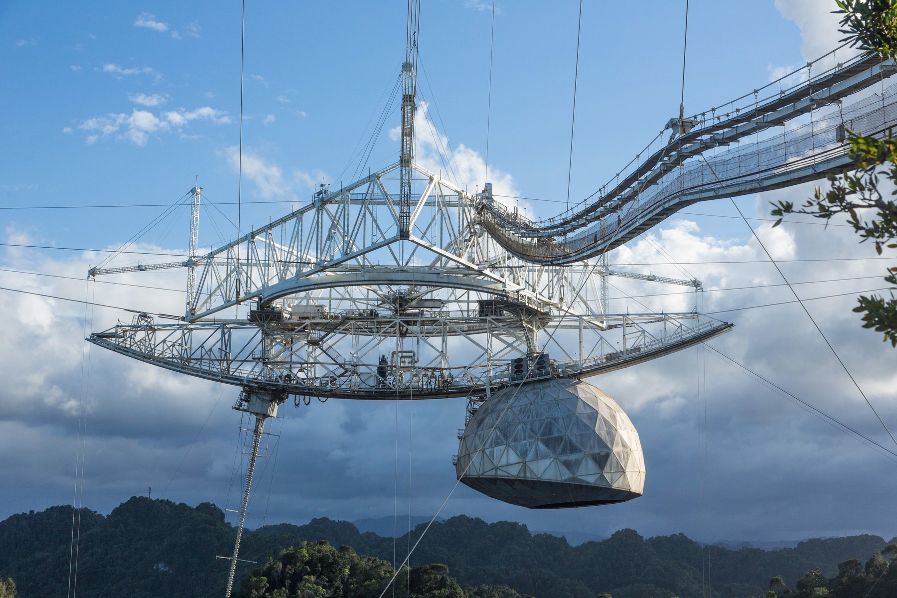 Cel mai mare observator, care trebuia să ne avertizeze de asteroizi și alte pericole, stricat