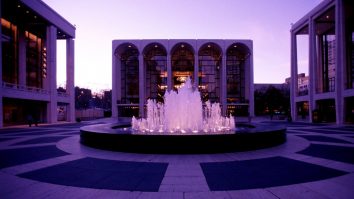 Opera Metropolitană își va plăti angajații pentru prima dată din aprilie. Care este condiția impusă salariaților