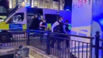 VIDEO. Panică la stația de metrou Oxford Circus. Mai multe echipaje de poliție, la fața locului
