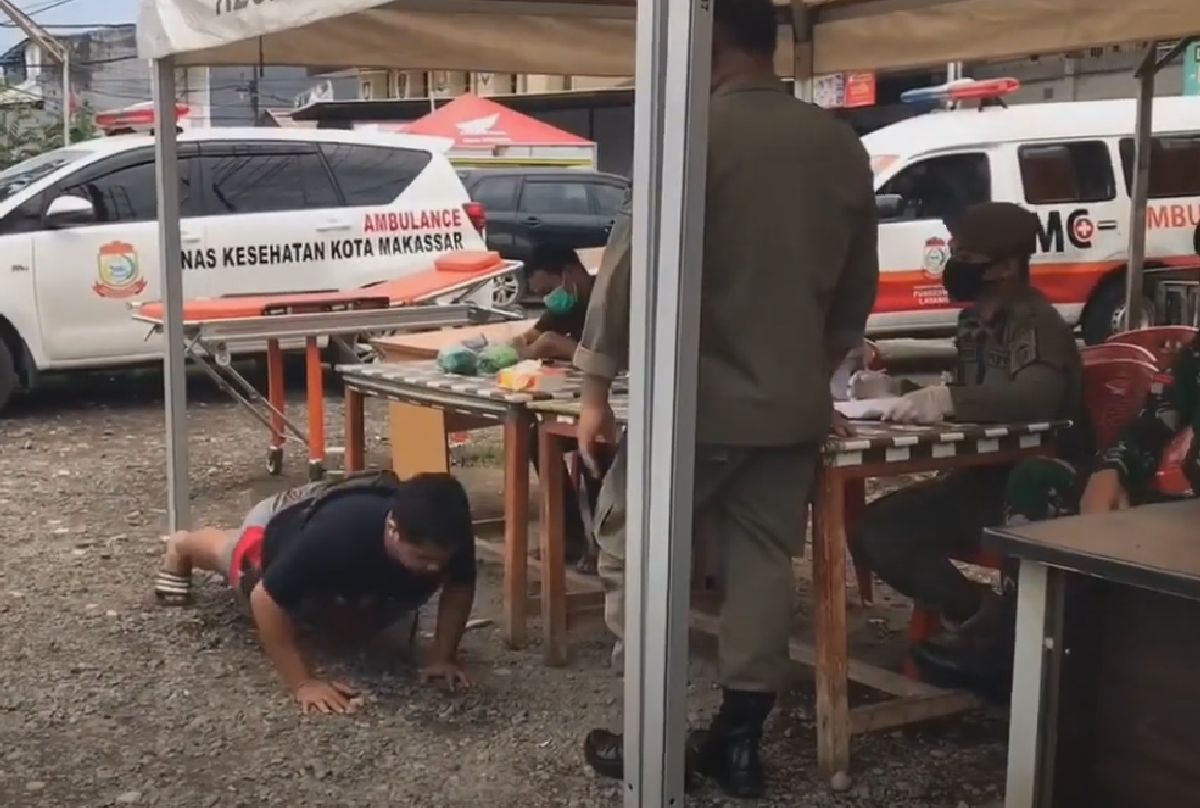 Pedepse „degradante”. Cum sunt sancționați oamenii în Indonezia dacă nu poartă masca de protecție