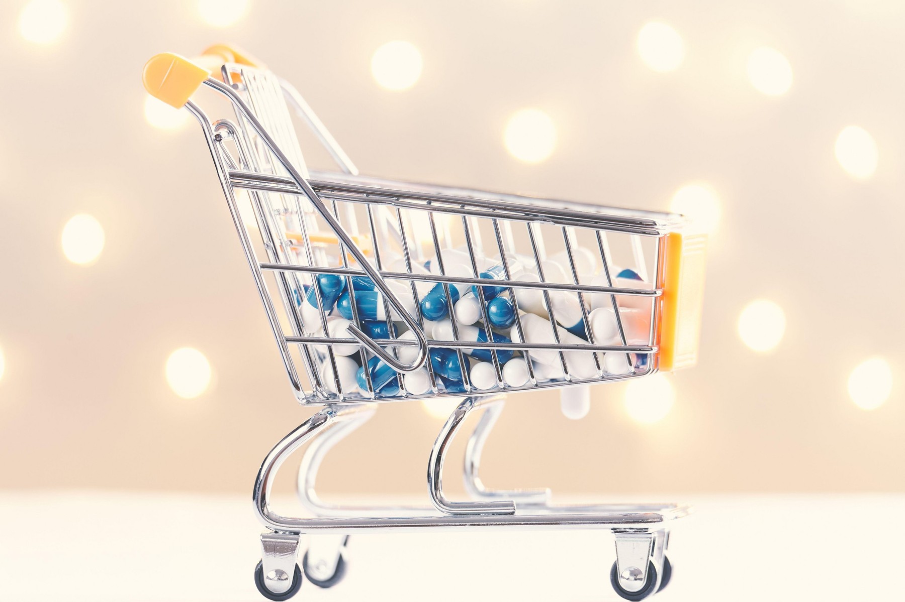 Producători de medicamente, amendați cu 60 de milioane de euro.  De ce au scos medicamentele ieftine de pe rafturi