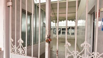 Odiseea piețelor agro-alimentare: Guvernul le vrea închise, Parlamentul le redeschide, dar decizia finală stă în pixul lui Iohannis