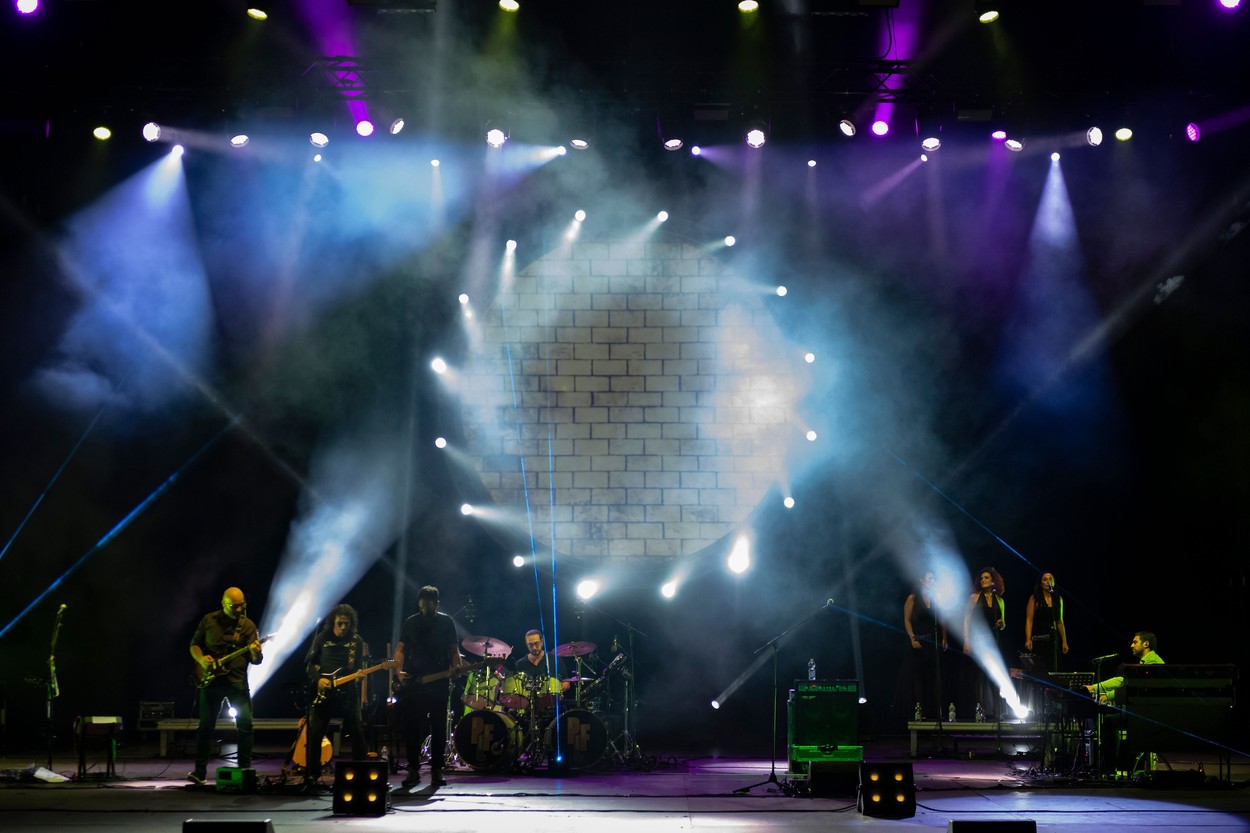 30 noiembrie, ziua care a marcat lumea muzicii. Lansări de la Michael Jackson şi Pink Floyd