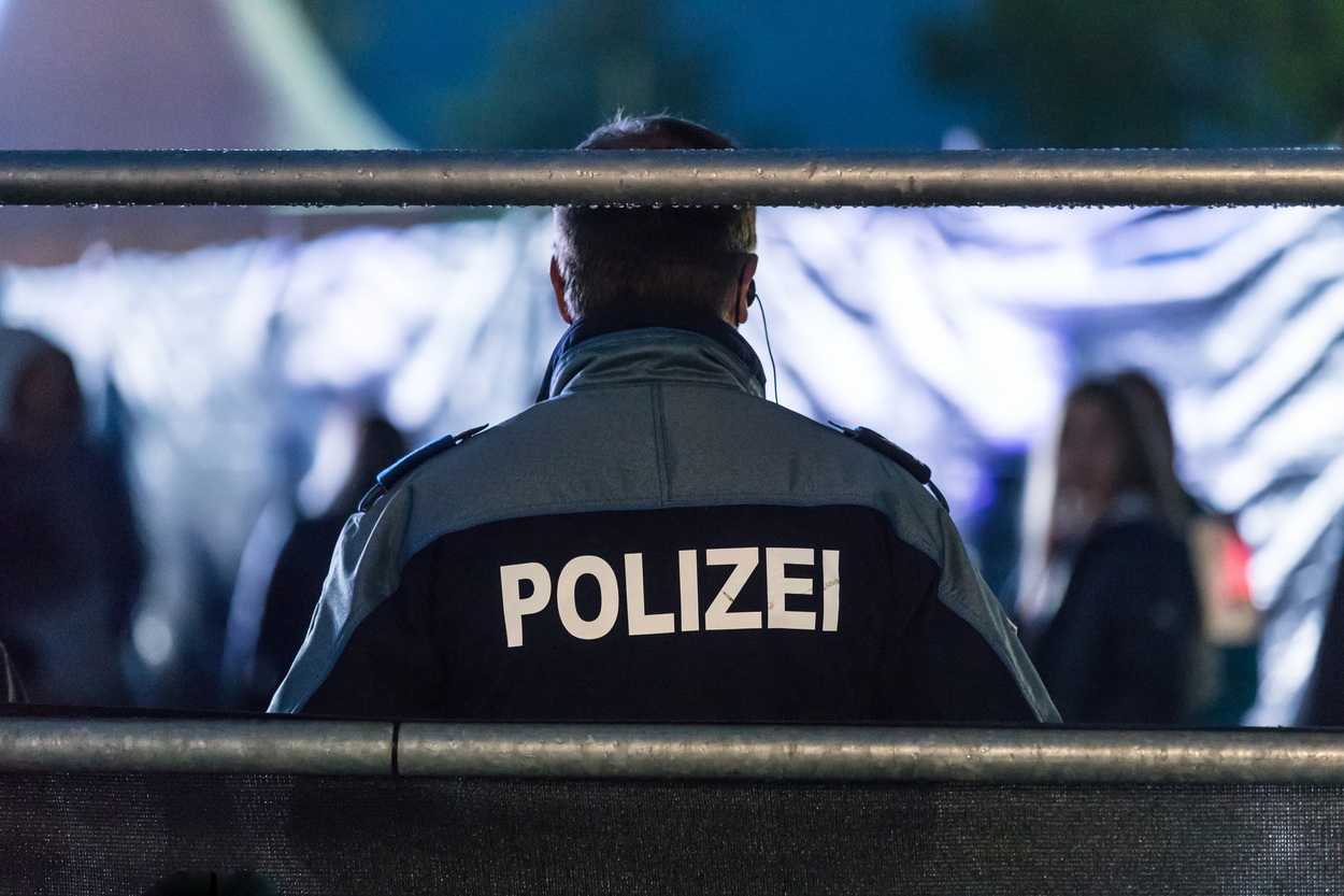 Orașul care va înființa „Poliția vaccinării”. Aceasta îi va „vâna” pe cei care refuză serul