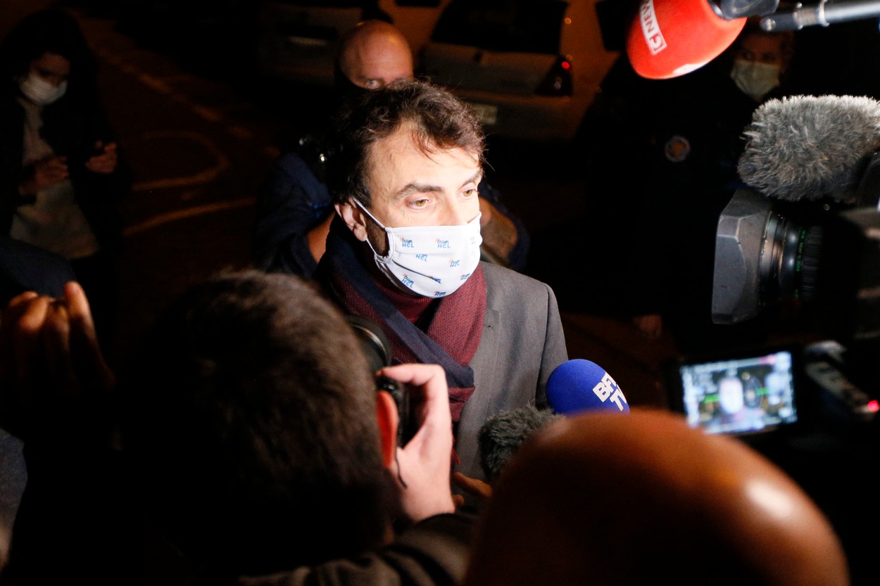 Preotul împușcat la Lyon a fost operat. Mesajul transmis de primarul orașului